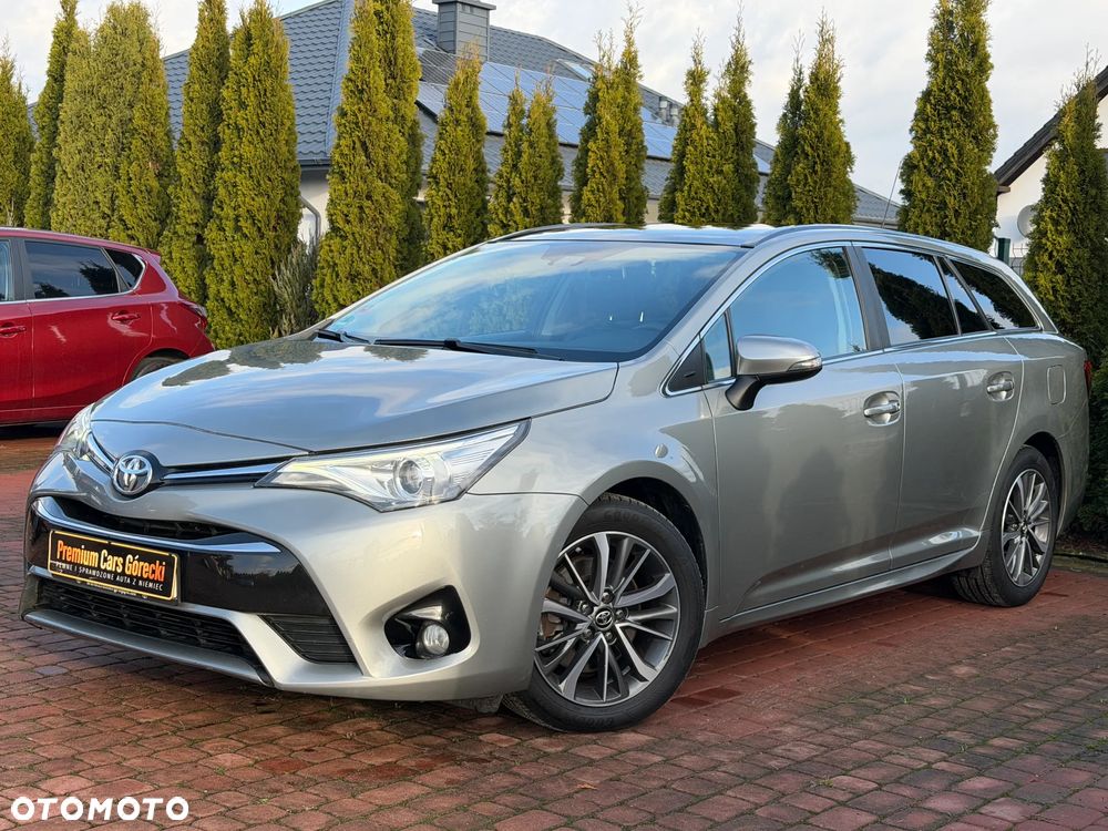 Toyota Avensis 2.0 D-4D Premium - 2