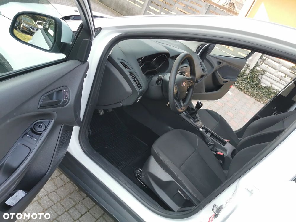 Ford Focus 1.0 EcoBoost 99g Trend Sport - 33