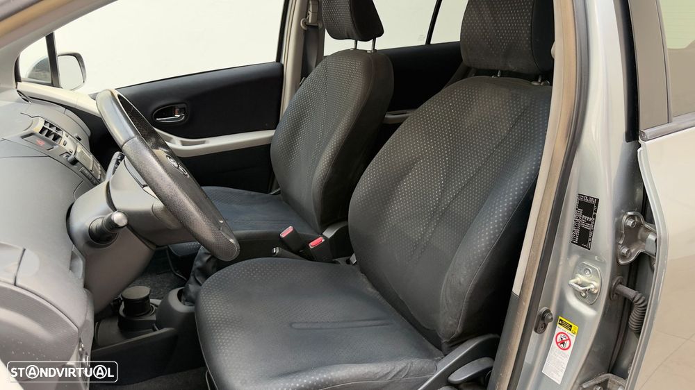 Toyota Yaris 1.4 D-4D Sol - 25