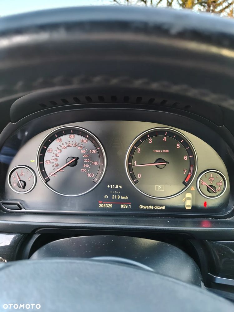 BMW Seria 5 528i - 6