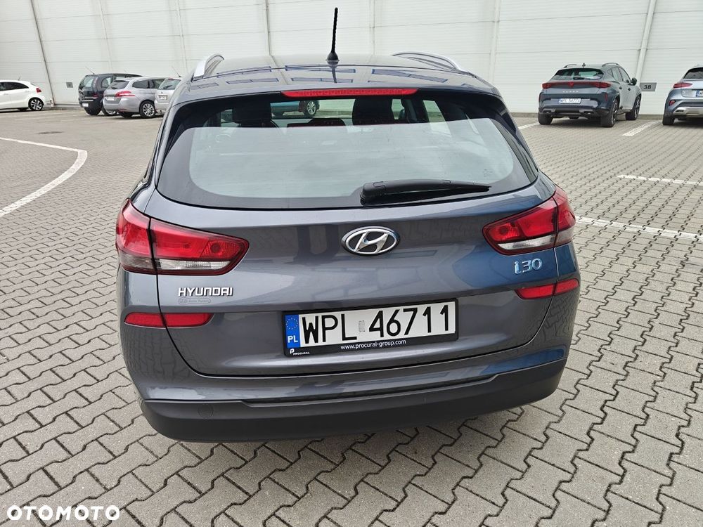 Hyundai i30 1.6 D Classic + - 6