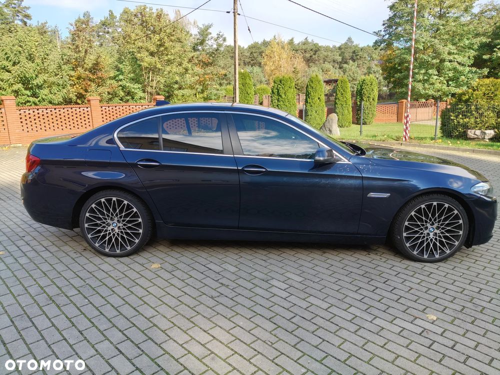 BMW Seria 5 528i xDrive Luxury Line - 4