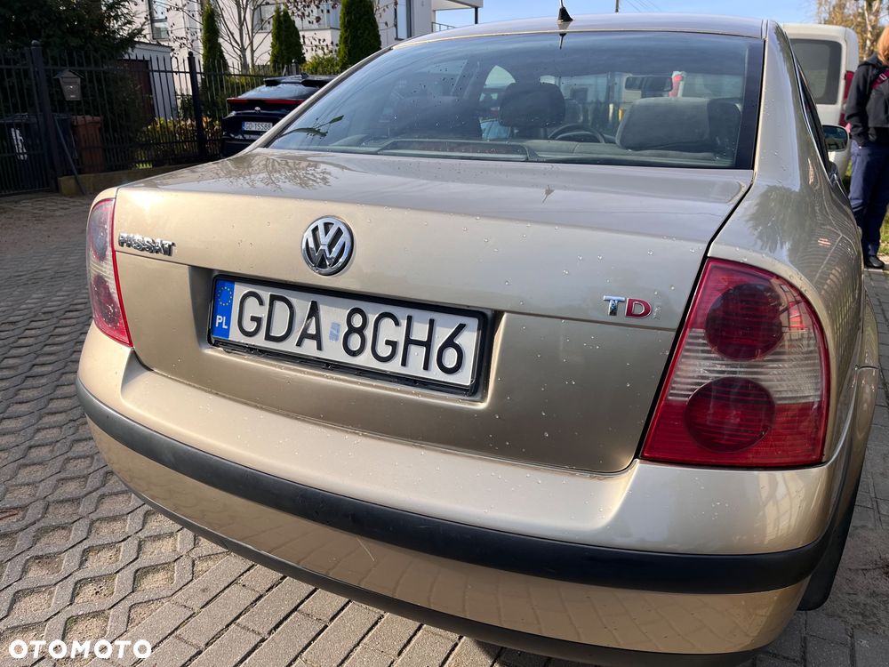Volkswagen Passat 1.9 TDI Comfortline - 4