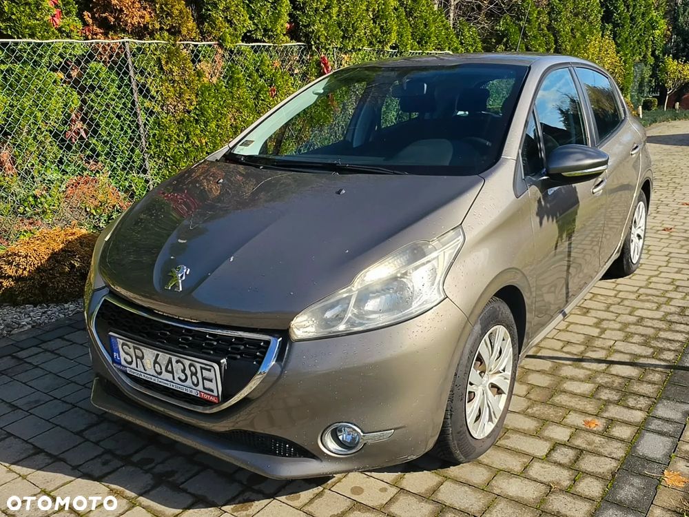 Peugeot 208 2012 photo 4