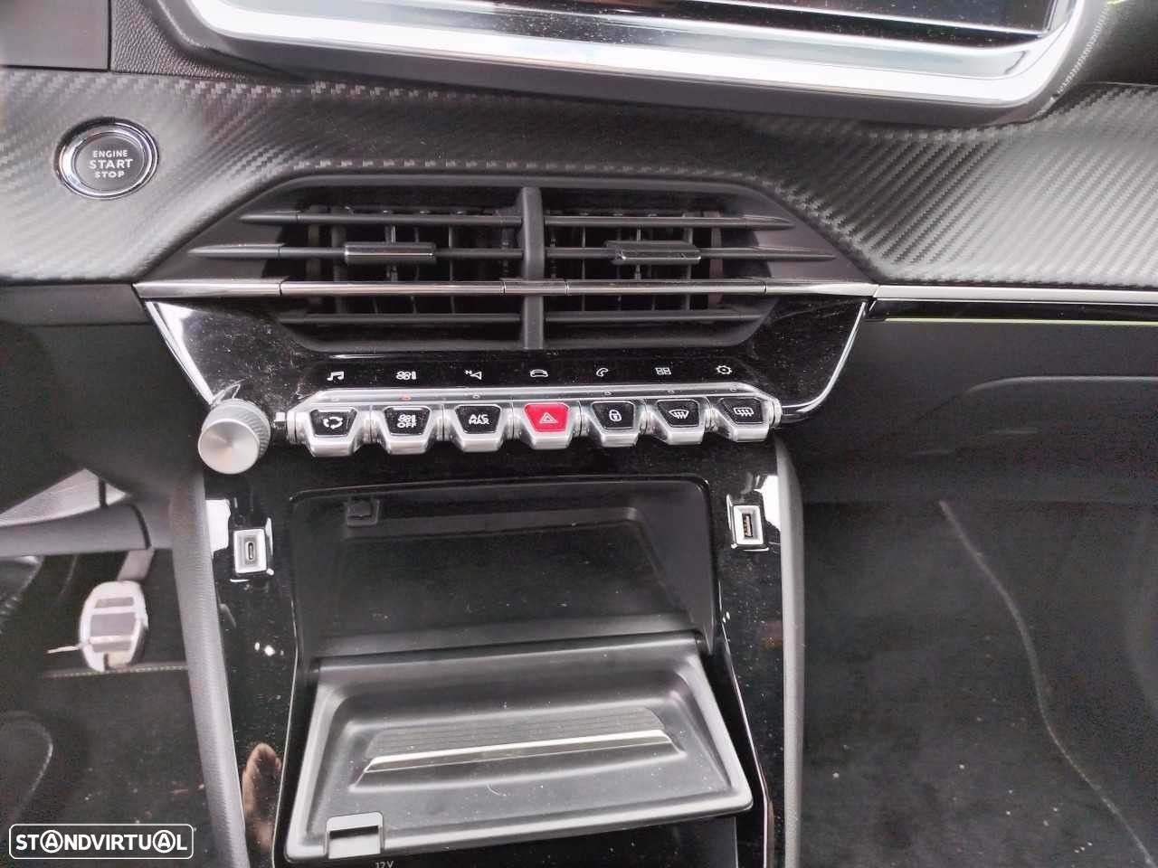 Peugeot 2008 - 12