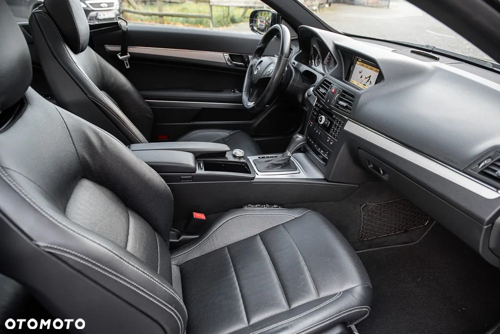 Mercedes-Benz Klasa E 350 CGI Coupe BlueEFFICIENCY 7G-TRONIC Avantgarde - 30