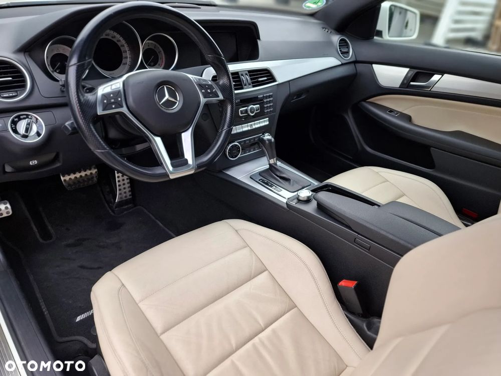 Mercedes-Benz Klasa C 350 BlueEFFICIENCY 7G-TRONIC Edition 1 - 21