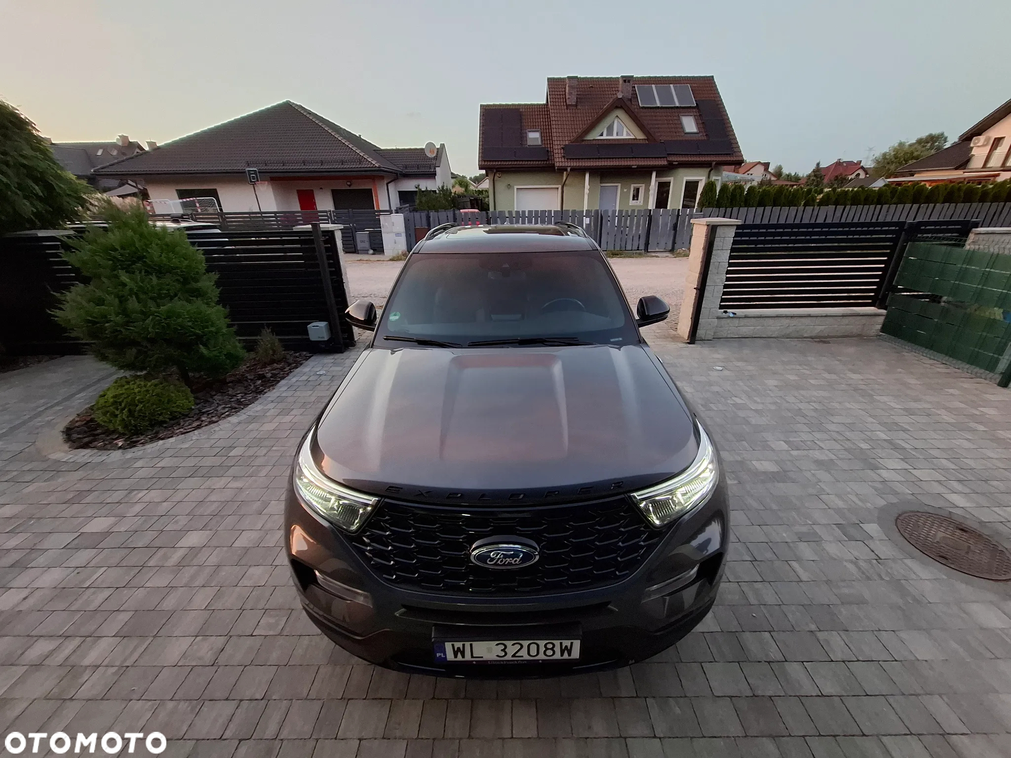 Ford Explorer - 12