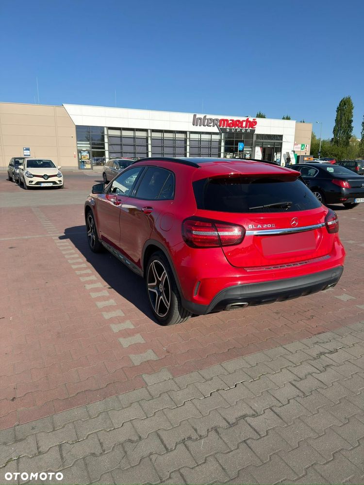 Mercedes-Benz GLA 200 7G-DCT AMG Line - 10