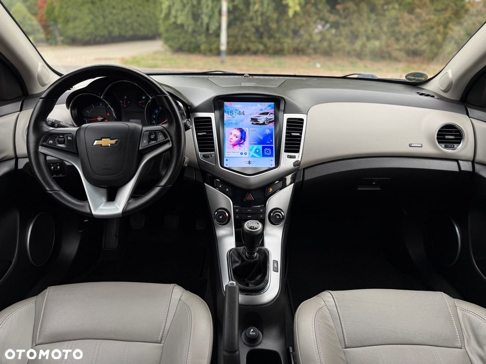 Chevrolet Cruze 1.8 LTZ+ - 30
