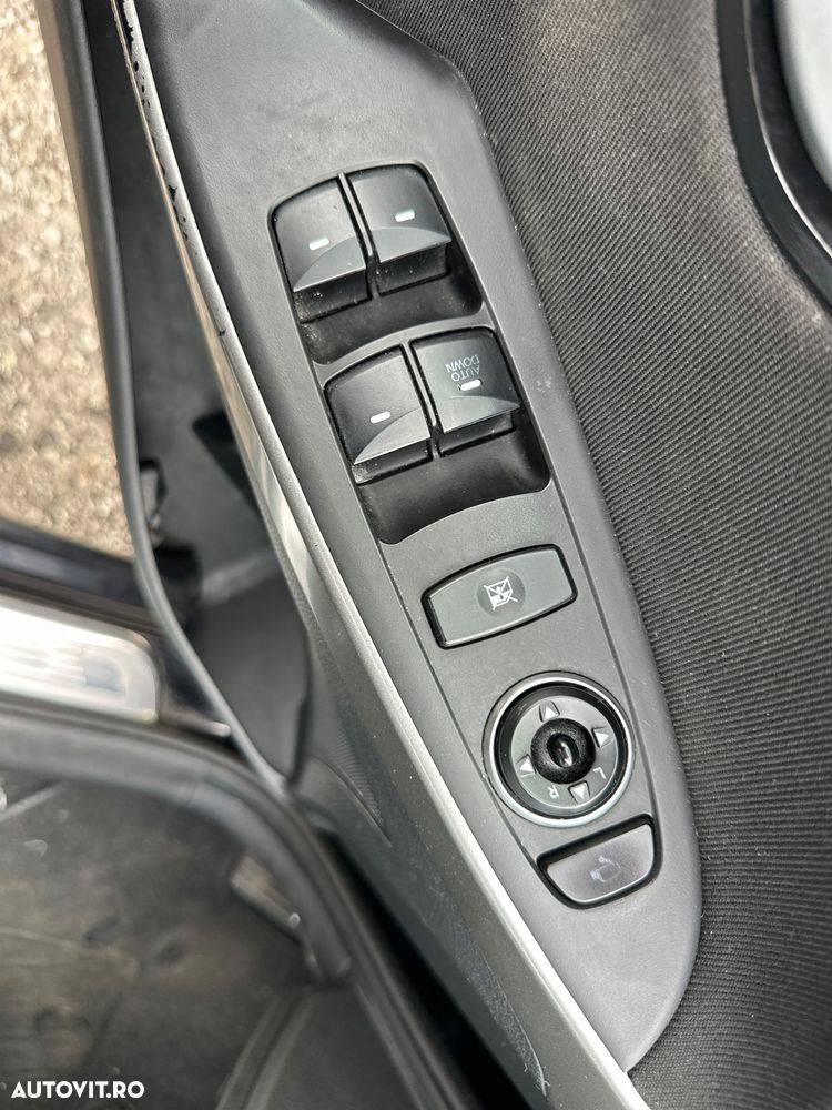 Hyundai i30 1.6 CRDI TPMS Highway Heat+ - 13