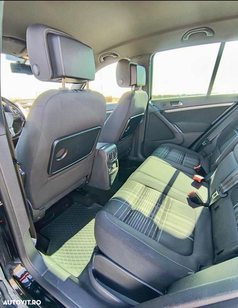 Volkswagen Tiguan 2.0 TDI DPF 4Motion BlueMotion Technology DSG Lounge Sport & Style - 13