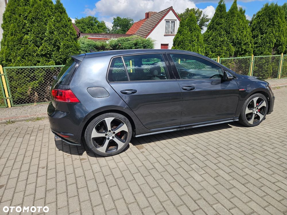 Volkswagen Golf GTI (BlueMotion Technology) DSG - 10