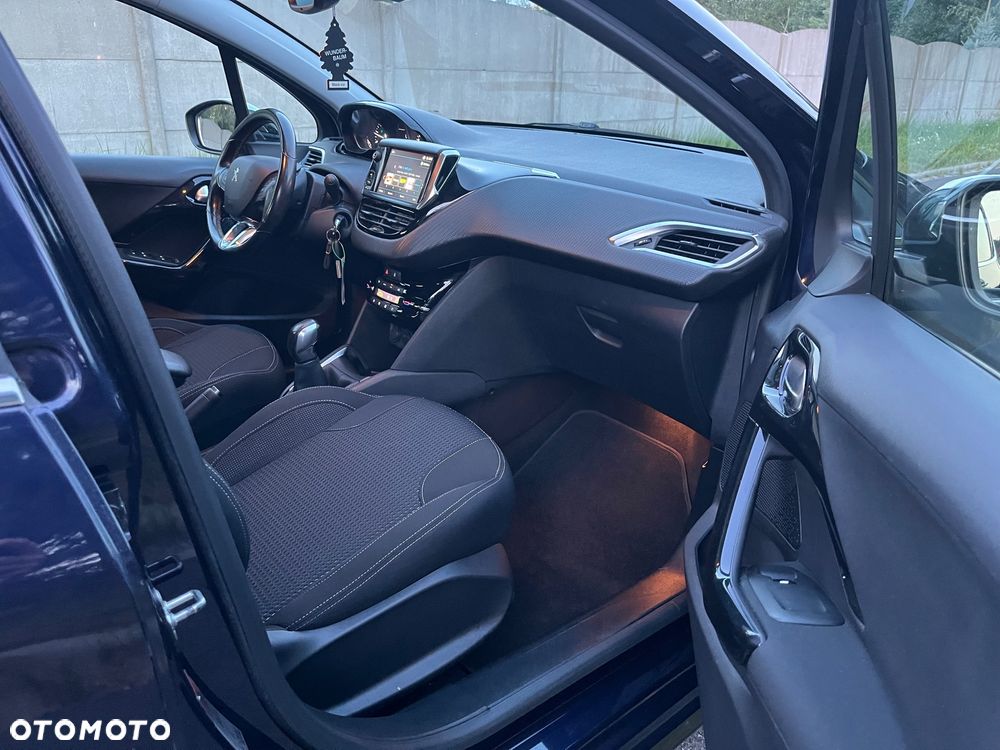Peugeot 208 - 6