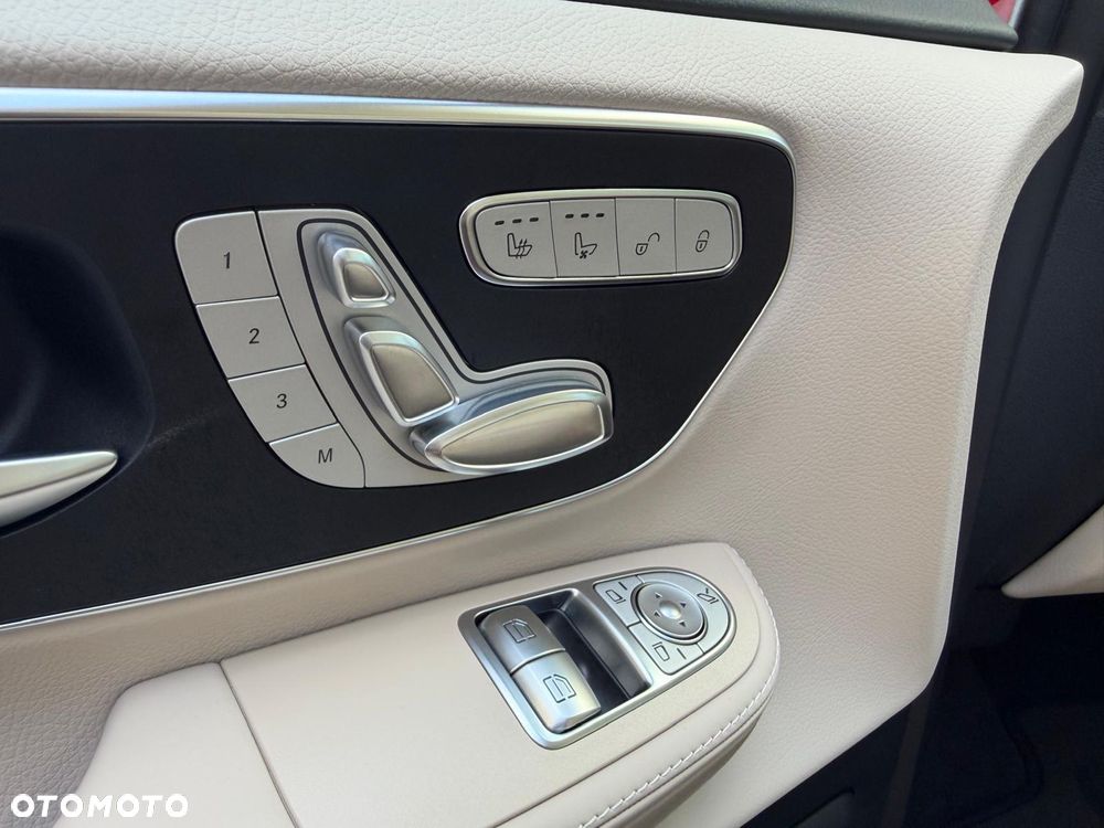 Mercedes-Benz Klasa V 300 d 4-Matic 9G-Tronic Exclusive (ekstra d³) - 14