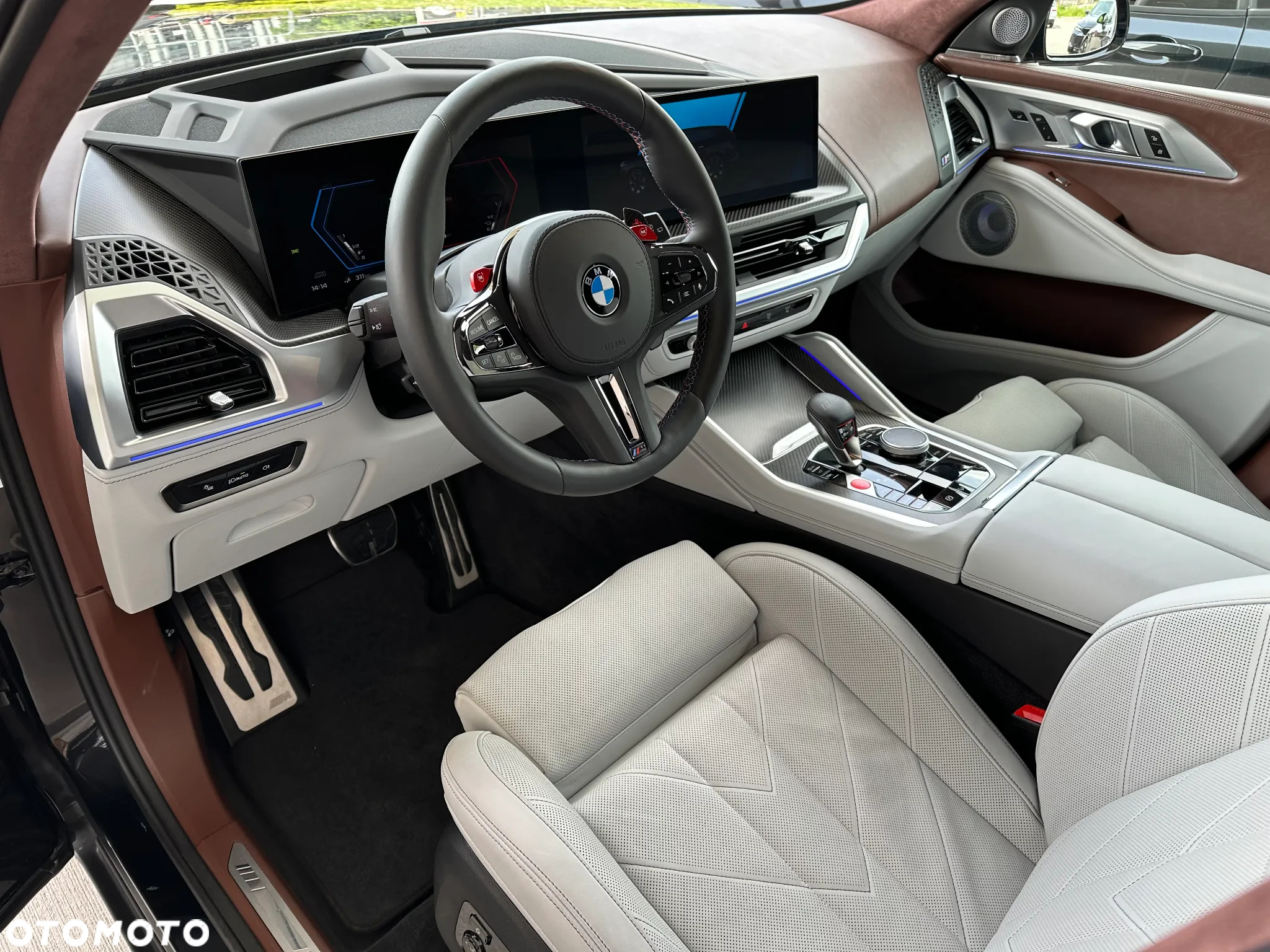 BMW XM - 9