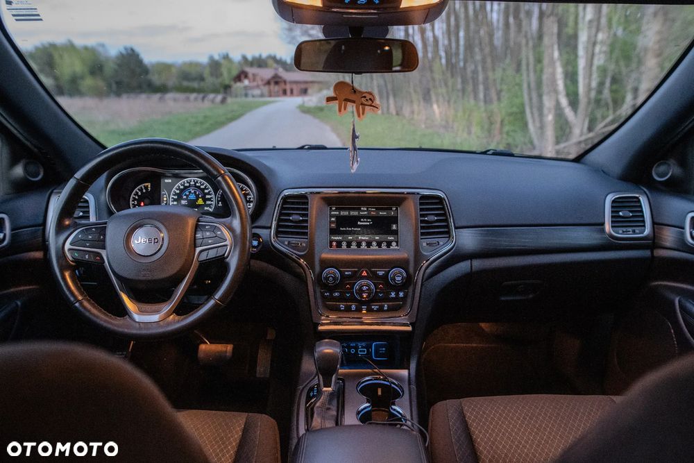 Jeep Grand Cherokee 3.6 V6 Laredo - 23