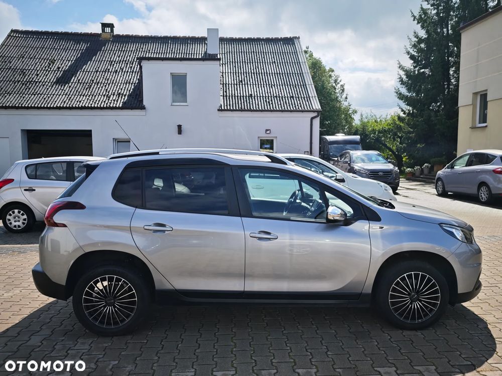 Peugeot 2008 1.6 BlueHDi Style - 9