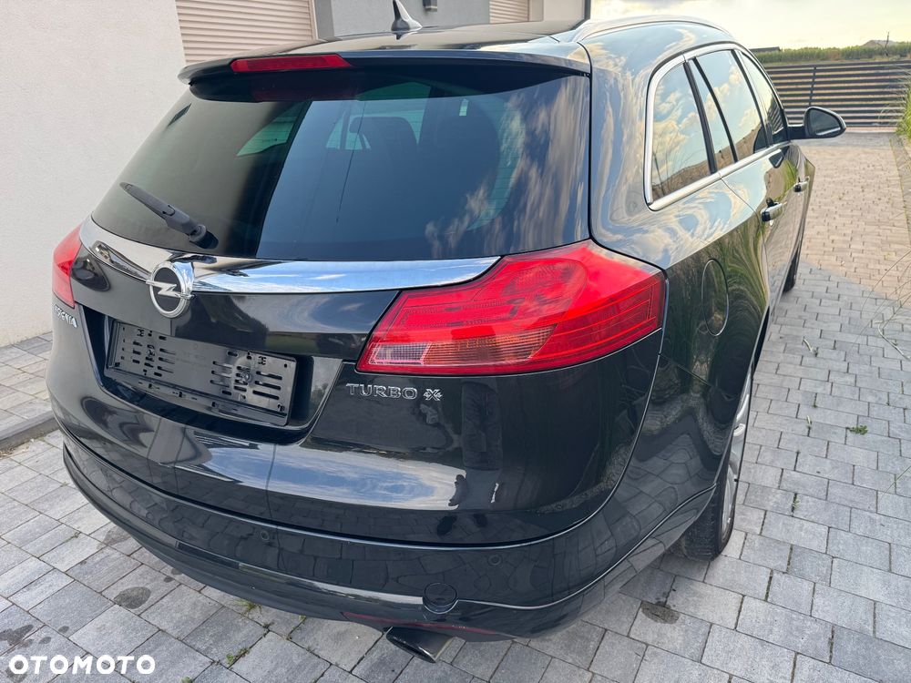 Opel Insignia 2.0 Turbo Sports Tourer 4x4 Automatik Cosmo - 11