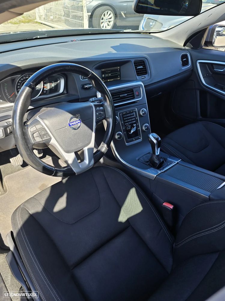 Volvo V60 2.0 D4 Kinetic - 12