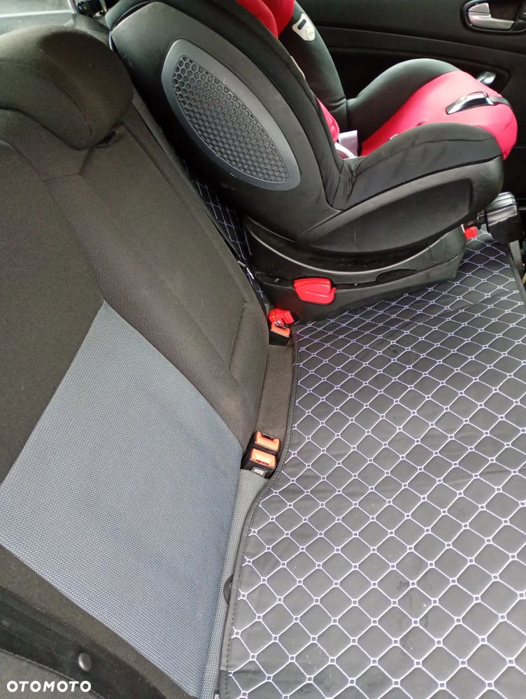 Ford Mondeo 1.8 TDCi Ambiente - 5