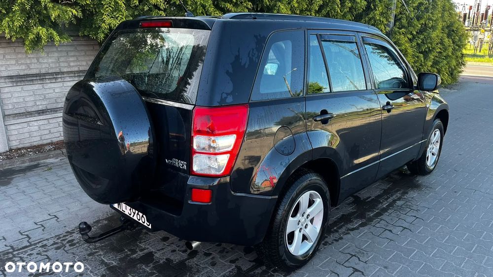 Suzuki Grand Vitara 2.0 Comfort + - 2