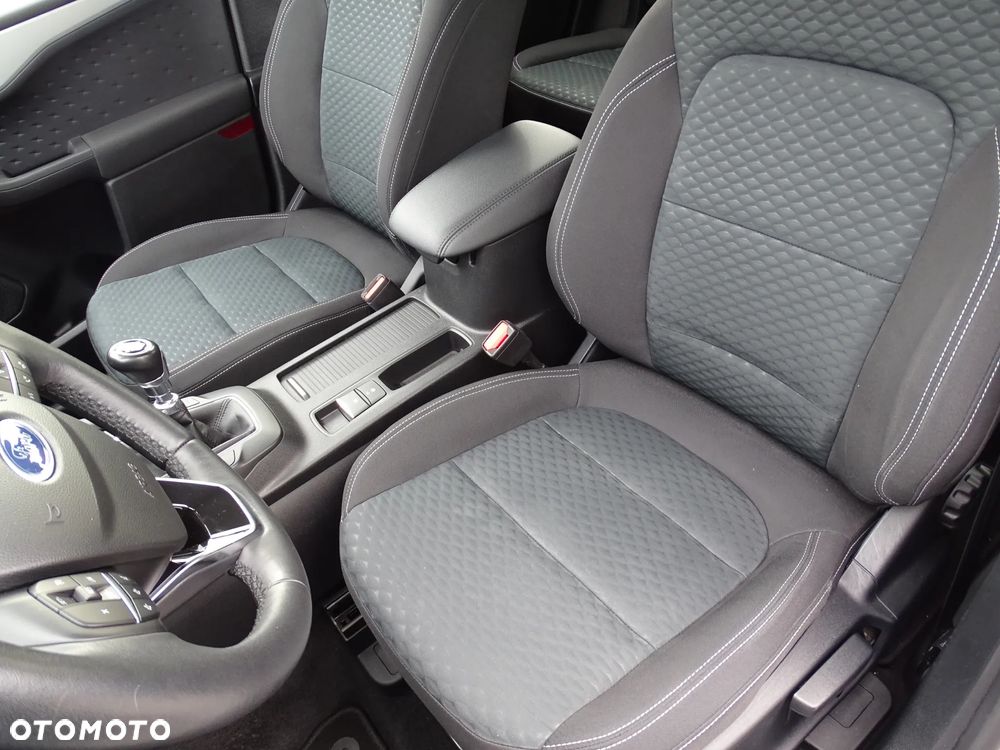 Ford Kuga - 25