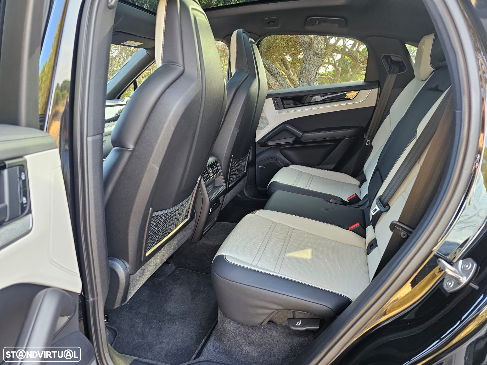 Porsche Cayenne Coupé E-Hybrid - 22