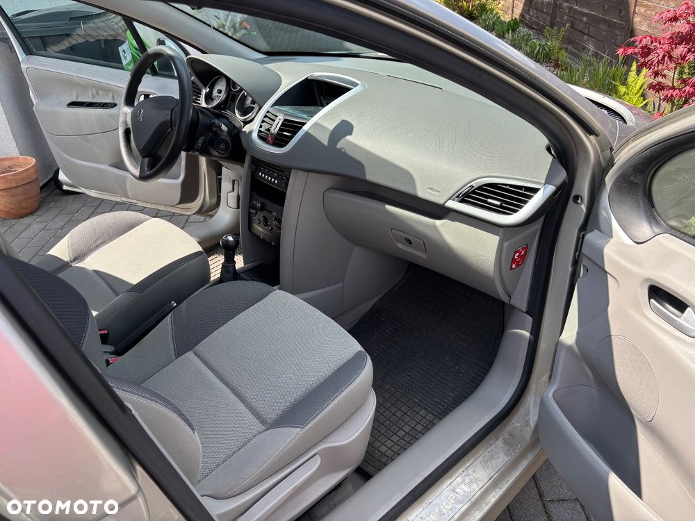 Peugeot 207 1.4 16V Presence - 9