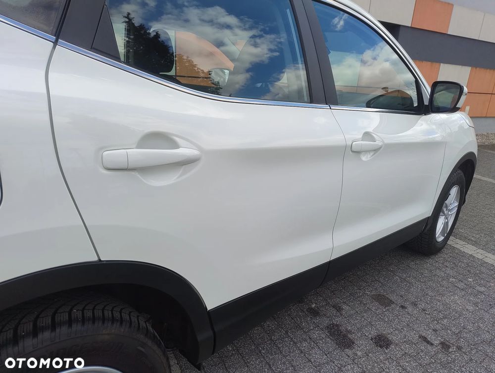 Nissan Qashqai 1.2 DIG-T Xtronic N-Vision - 27