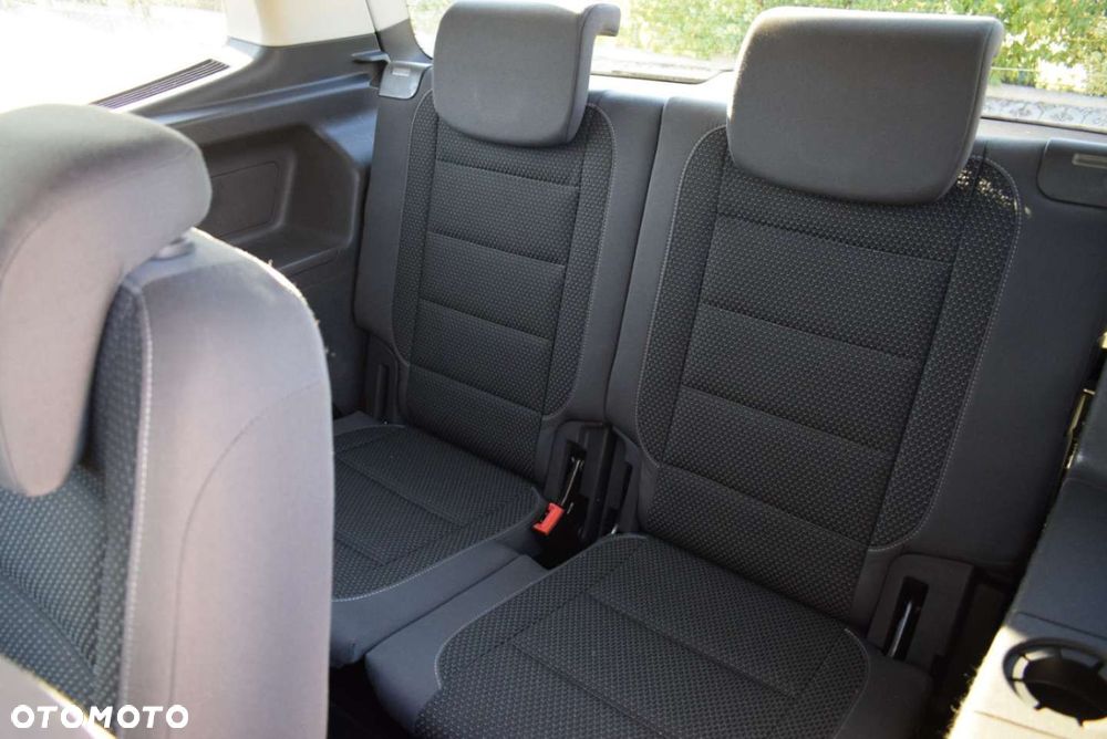 Volkswagen Touran - 20