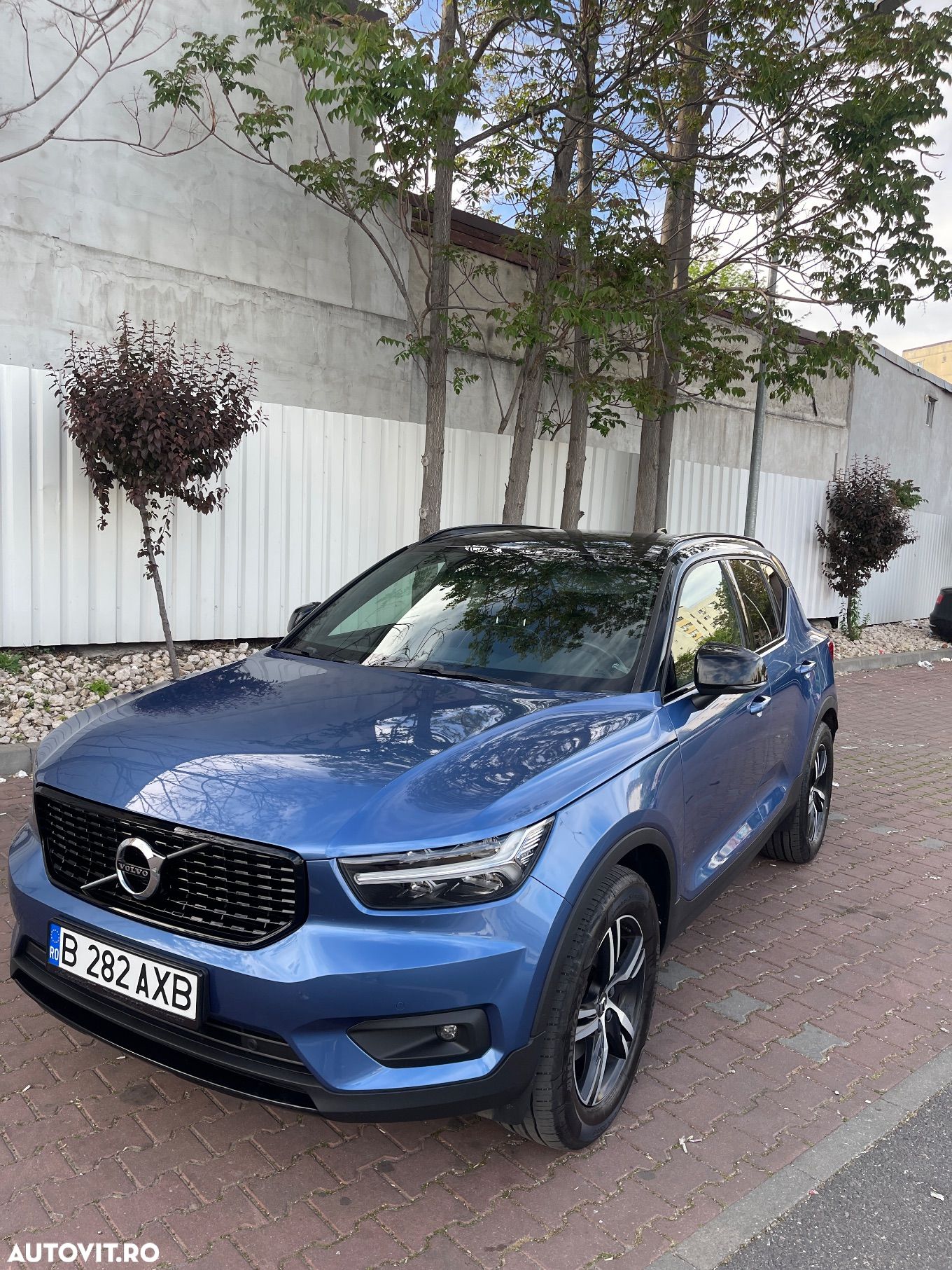 Volvo XC 40 T5 AWD R-Design - 1