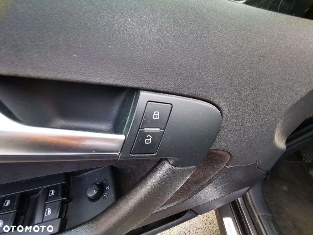 Audi A3 Sportback 2.0 TDI DPF quattro Ambition - 23