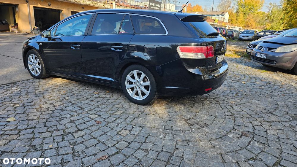 Toyota Avensis - 8