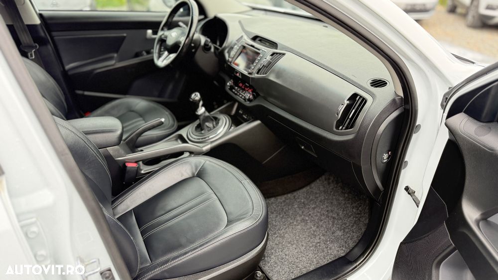 Kia Sportage 2.0 DSL MT 4x4 STYLE - 10