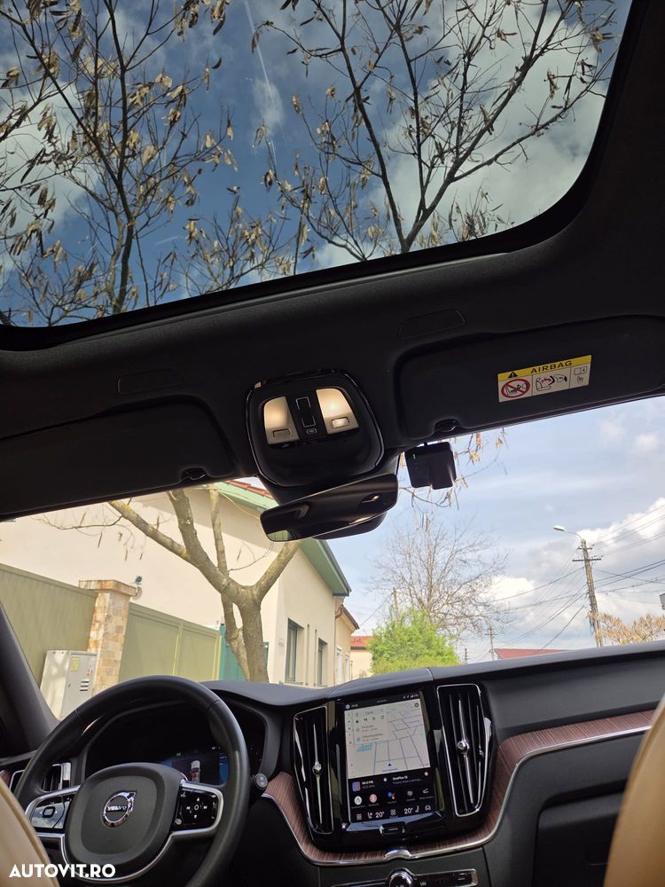 Volvo XC 60 B4 MHEV AT AWD Plus Dark - 5