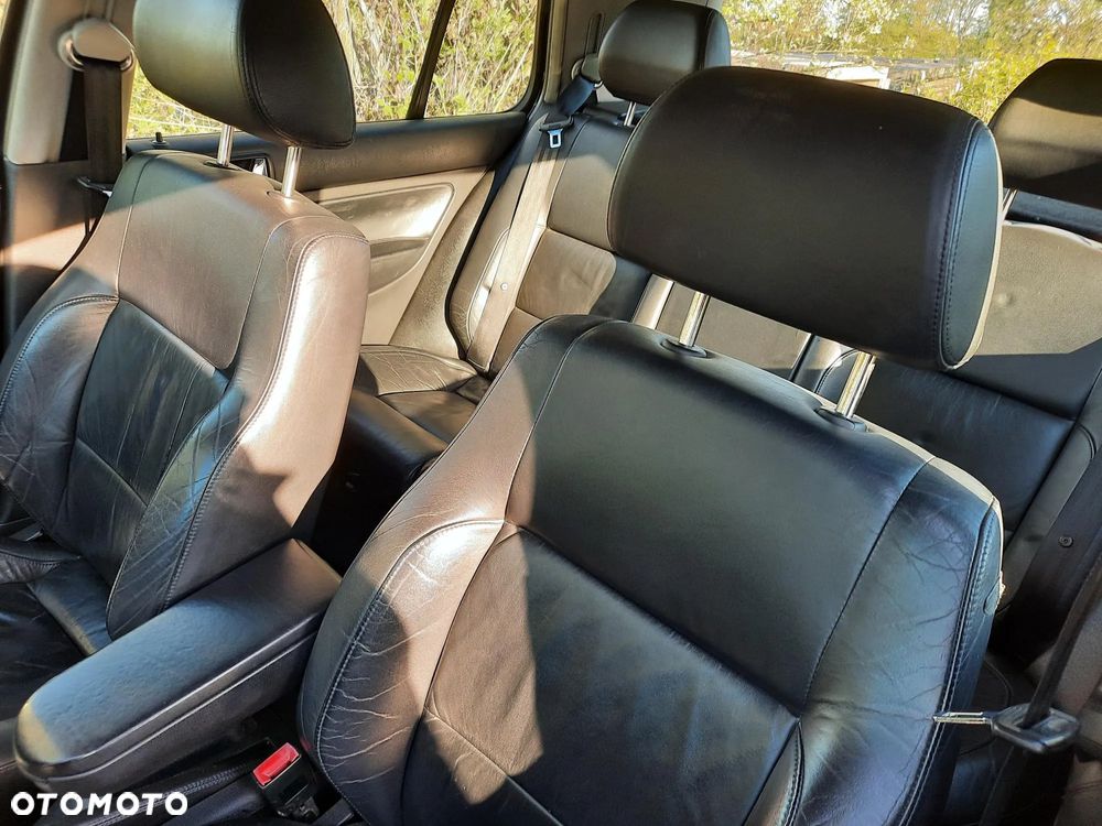Volkswagen Golf 1.9 TDI Highline - 27