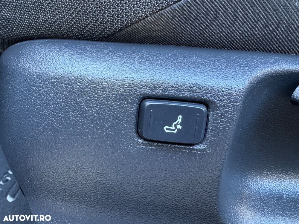 Toyota C-HR 2.0 Hybrid Team Deutschland - 22