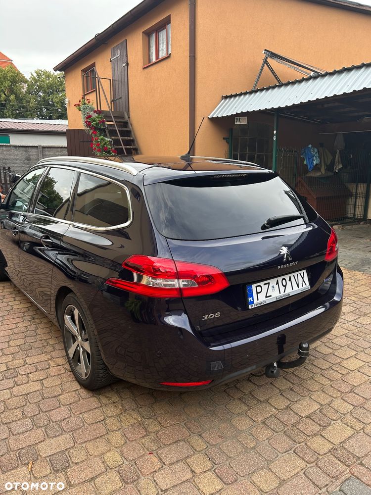 Peugeot 308 SW 1.2 PureTech Allure S&S - 2