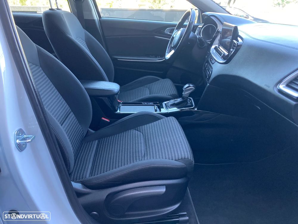 Kia Ceed 1.5 T-GDI DCT7 OPF (48V Mild Hybrid) Spirit - 38