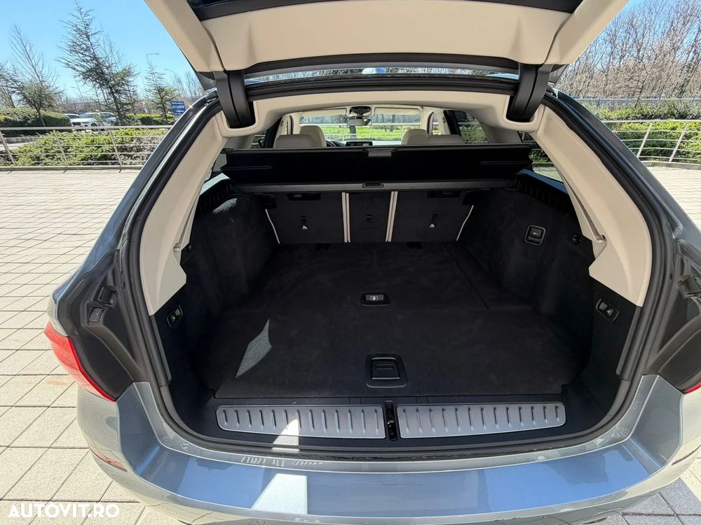 BMW Seria 5 530d xDrive AT - 26