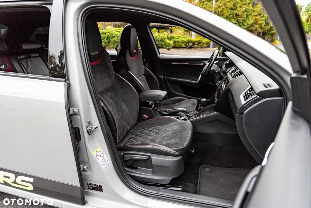 Skoda Octavia 2.0 TDI 4x4 DSG RS - 24