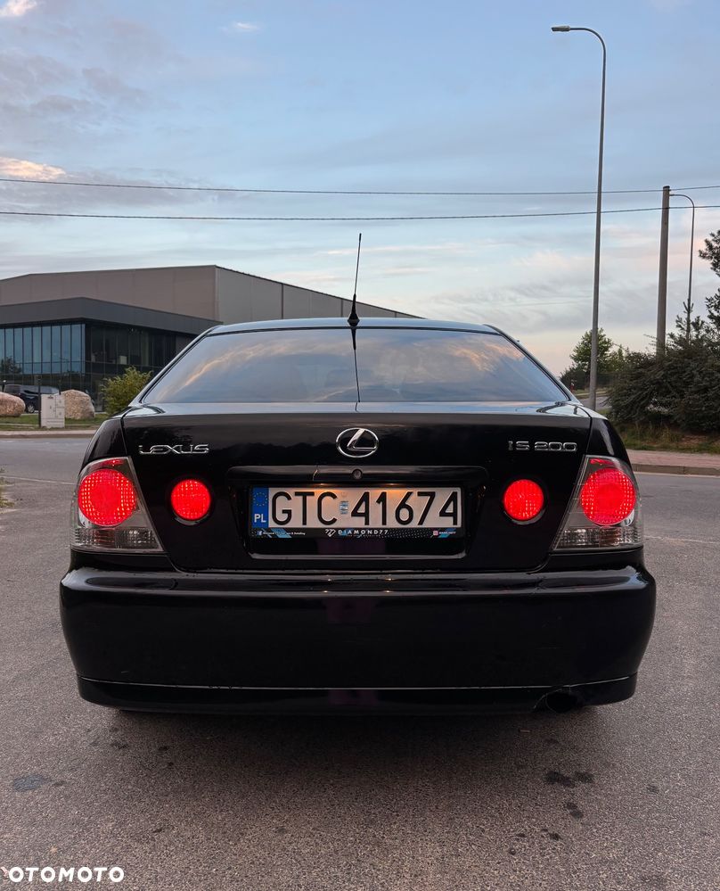 Lexus IS - 13