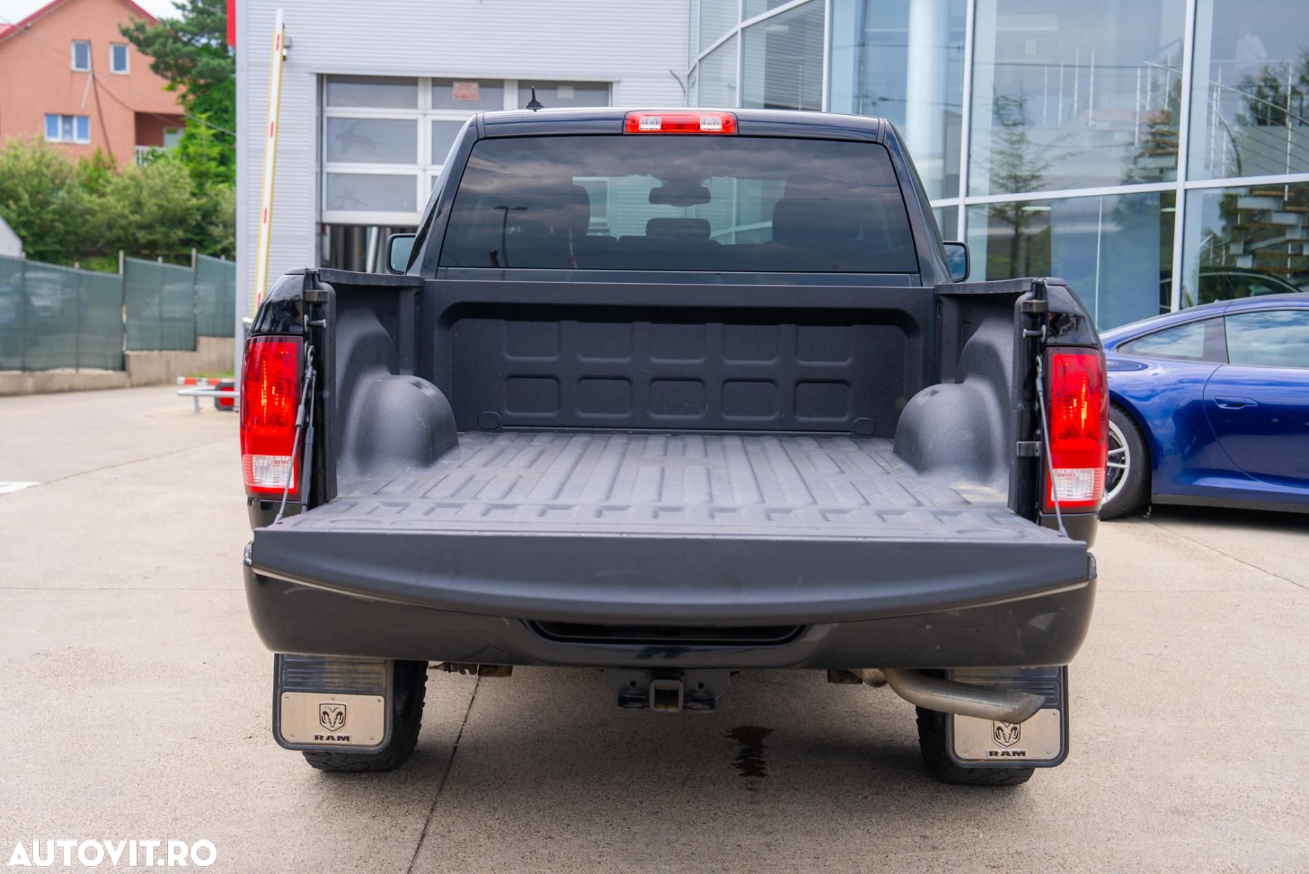 Dodge RAM - 12