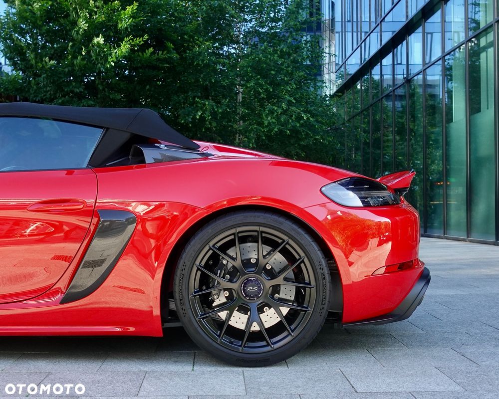 Porsche 718 Spyder - 9