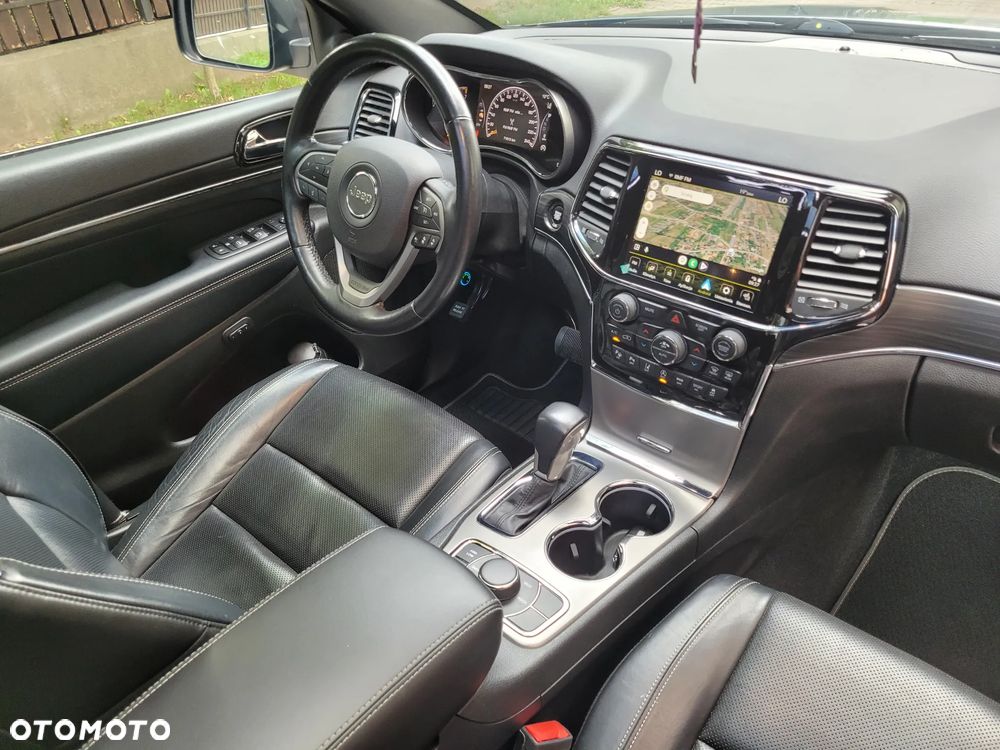 Jeep Grand Cherokee - 30