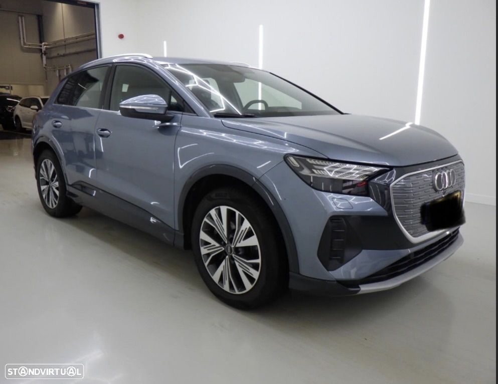 Audi Q4 e-tron SUV - 4