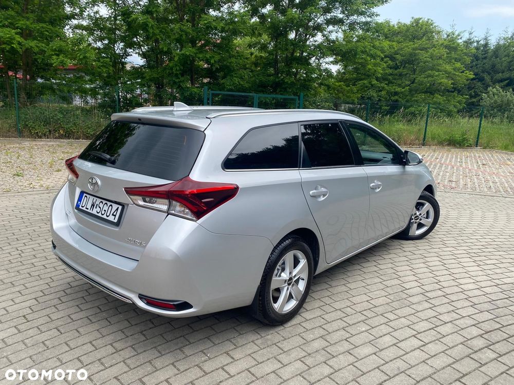 Toyota Auris - 4