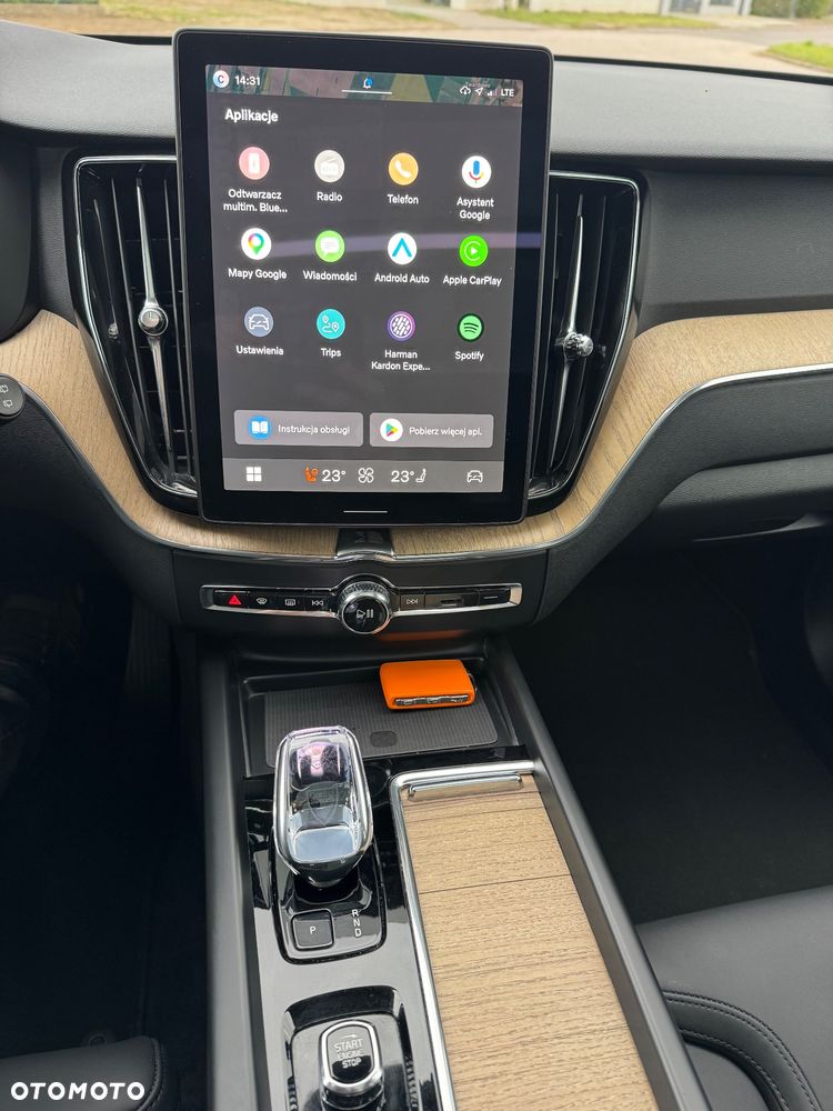 Volvo XC 60 B5 AWD Plus Dark - 28