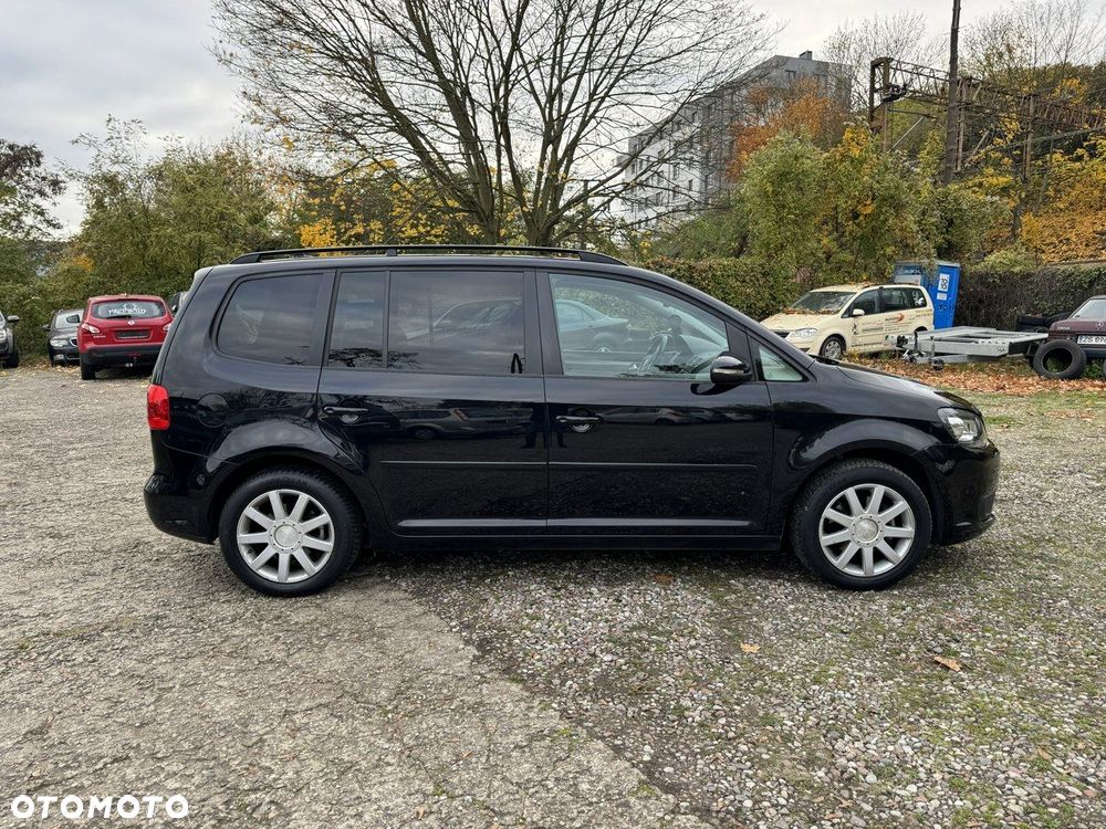 Volkswagen Touran - 34